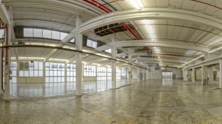 Einst Industriekomplex für die Produktion von Küchen, jetzt die Heimat für das rollende Lager des Porsche-Museums. (Foto: Dominsky)