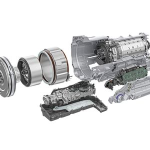 ZF Aftermarket wendet seine „Maintain-Repair-Replace“-Strategie mit neuen Reparaturoptionen auf den elektrifizierten Antriebsstrang an.(Bild:  ZF Friedrichshafen AG)