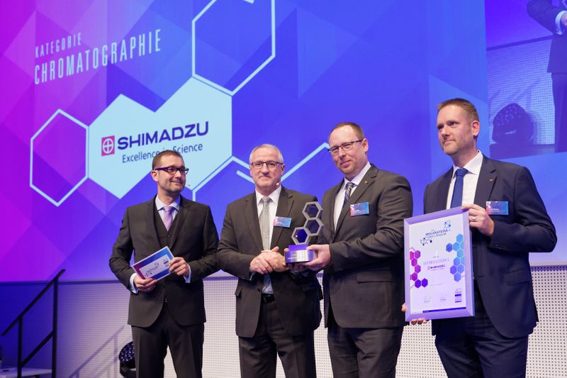 Impressionen von der LABORPRAXIS Meilenstein Gala und der Feier zum 40-jährigen Jubiläum am 30. November 2017 in Würzburg. Shimadzu ist der Gewinner der Meilenstein-Kategorie Chromatographie. (Bild: Andreas Burkhardt/LABORPRAXIS)