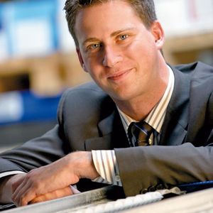 Marco Erhardt, geschäftsführender Gesellschafter von Ehrhardt + Partner:  „Pick-by-Voice steigert die Kommissionierqualität erheblich – und das entlang der gesamten Prozesskette.“ Bild: Ehrhardt & Partner