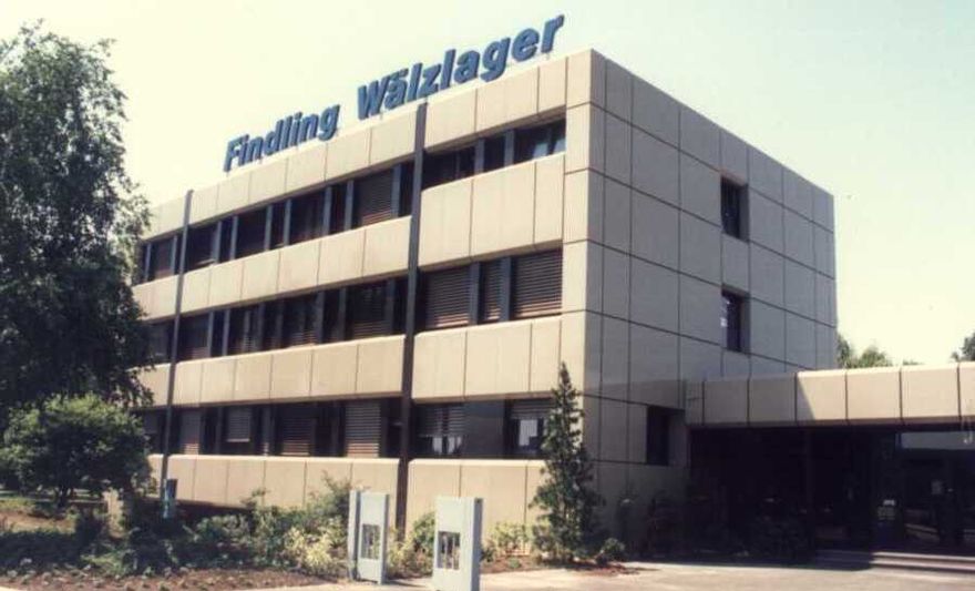 Findling_Gebaeude.jpg ()