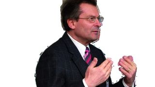 Prof. Dr. Josef Nassauer, Cluster-Sprecher und Geschäftsführer der Bayern Innovativ GmbH: „Die Kombination von Qualität in Funktion und Technik mit Wertigkeit und Emotion durch maßgeschneiderte Werkstoffe ist ein Wettbewerbsvorteil der deutschen Automobilindustrie“. (Archiv: Vogel Business Media)