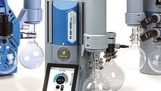 Damit die richtigen Vakuumeinstellungen möglichst schnell und einfach von der Hand gehen, wurden alle Pumpstände mit dem neuen Vakuum-Controller Vacuu Select ausgestattet. 
 (Vacuubrand)