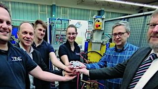 Experten bündeln ihr Fachwissen und forschen gemeinsam rund um die Schweißnaht: (v.l.) TIME-Mitarbeiter Mario Bleeser, Dr. Ralf Polzin, Tobias Girresser, Katarzyna Grahner und die RIO-Kollegen Alexander Uts und Dr. Andreas Günther.  (RIO GmbH)