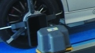 Die RAV TD 4400 besteht aus dem Messsystem und einer Scherenhebebühne. (Archiv: Vogel Business Media)