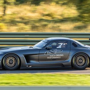 (Mercedes Benz)