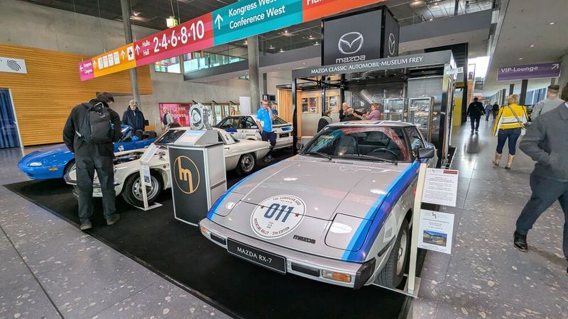 Mit einem Stand vor Ort: Das Mazda-Museum Frey ist das einzige seiner Art außerhalb Japans. Beheimatet ist es in Augsburg in einem ehemaligen Straßenbahndepot. (Bild: Dominsky – VCG)
