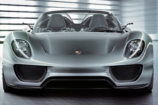 Das neue Vorzeigemodell von Porsche erreicht auf der Nürburgring-Nordschleife eine Rundenzeit unter 7,5 Minuten und schlägt sogar den Carrera GT aus dem eigenen Stall. (Archiv: Vogel Business Media)