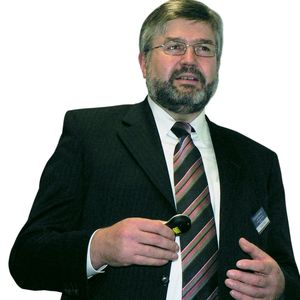 Anton Hirzle, DaimlerChrysler: „Steuert, überwacht und sichert die Interaktion zwischen Mensch und Maschine.“