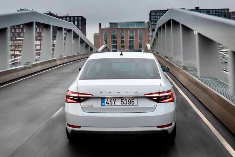 Das Fahrzeug soll Anfang 2020 auf den Markt kommen. (Skoda)