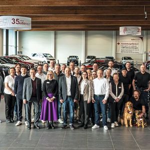 Mit einem verhältnismäßig kleinen Team verkauft Auto Expo jährlich um die 15.500 Fahrzeuge. (Bild: Stefan Schmitt)