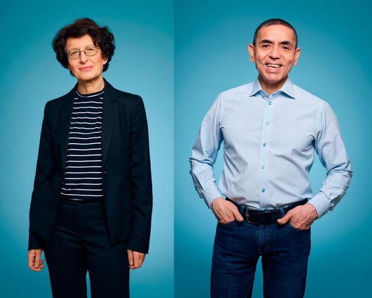 Die Biontech-Gründer Ugur Sahin (rechts) und Özlem Türeci (links) wollen das von ihnen aufgebaute Biotechnologie-Unternehmen Biontech bis Ende 2026 verlassen und ein neues gründen. (Bild:  Biontech)