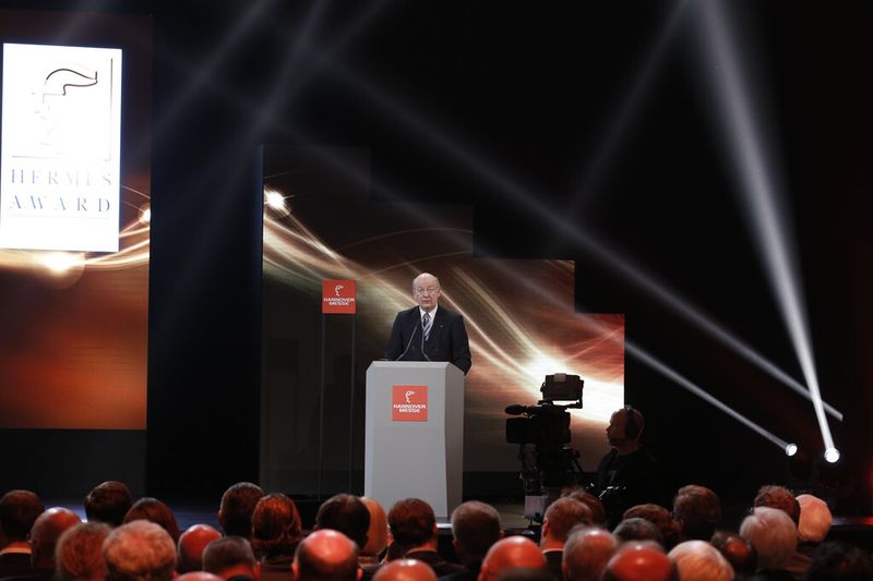 Prof. Dr. Wolfgang Wahlster, technisch-wissenschaftlicher Geschäftsführer des DFKI und Vorsitzender der Hermes-Award-Jury, bei der Verleihung des Hermes Award 2014. (Bild: Juergen Schmidt-Lohmann)