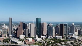 Nur unwesentlich besser fließt der Verkehr in Houston, Texas. Hier wurden 74 Stunden Stau pro Fahrer gemessen.  (Foto: Pixabay / CC0)
