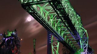 In den Schächten der stillgelegten Zeche Walsum in Duisburg werden jährlich 20 Millionen Kubikmeter Wasser abgepumpt. Die dazu notwendige Hubeinheit ist mit Schwimmsattelbremsen von KTR ausgestattet. (KTR)