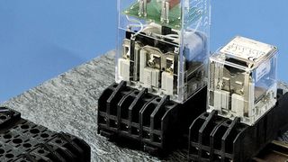 Polyamid-Compounds von Lati erfüllen die strengen Anforderungen der zukünftigen EU-Norm DIN EN 45545-2 für Komponenten und Werkstoffe in Schienenfahrzeugen. Typische Anwendungen sind Steckverbinder für Relais.  (Bild: Lati)