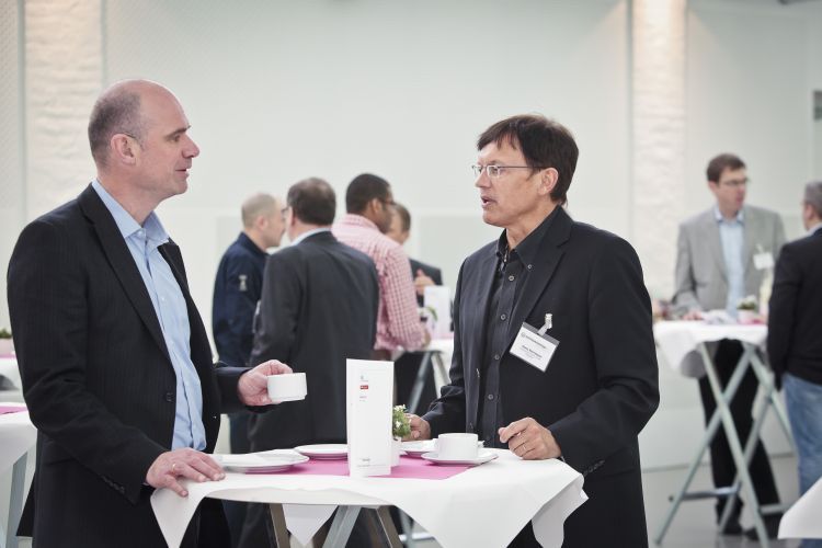 Hans Herrmann vom Autozentrum Dobler gehört mit seinem Unternehmen zu den Top-10 des Vertriebs Award 2013 von »kfz-betrieb«. (Foto: Bausewein)