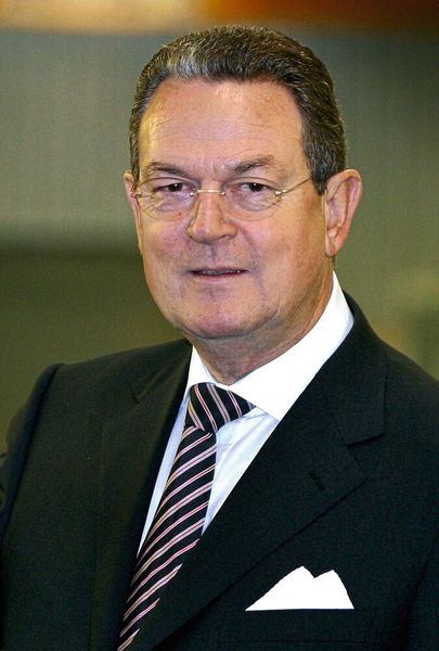 BDI trauert um Expräsidenten: Der Bundesverband der Deutschen Industrie (BDI) nimmt in tiefer Trauer und Dankbarkeit Abschied von Jürgen Thumann. Er gehörte seit 1991 dem BDI-Präsidium an, war von 2005 bis 2008 BDI-Präsident und von 2009 bis 2012 Vizepräsident des BDI. Thumann starb am 11.8.2022 im Alter von 80 Jahren in Düsseldorf. (Bild: Bundesverband der Deutschen Industrie e. V.)