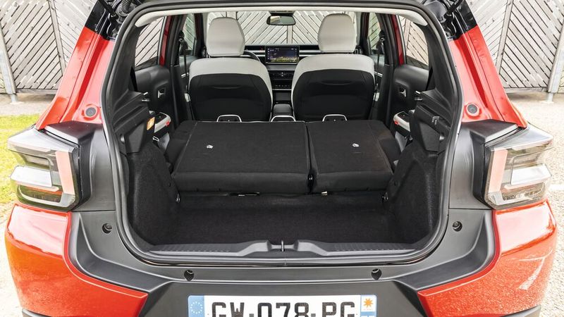 Für Gepäck stehen 310 Liter zur Verfügung. (Bild: Adrien Cortesi)