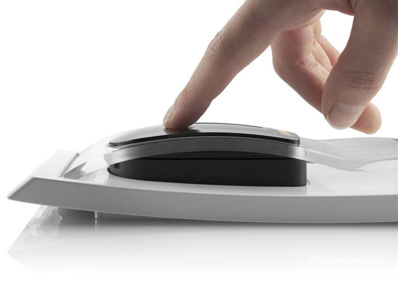 Mit dem Touchpad von Continental kann der Fahrer das Infotainmentsystem so bedienen wie er es von Smartphone oder Notebook kennt (Bild: Continental)