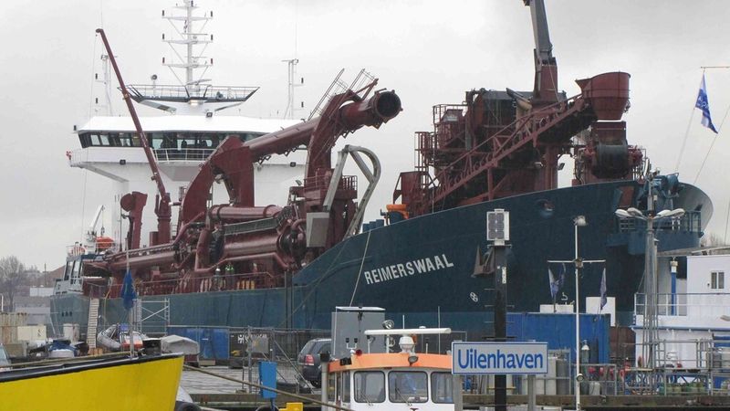 Die Reimerswaal ist einer der weltweit größten Hopperbagger mit Trockenentladeanlage mit einer Laderaumkapazität von 6.000 m3. (Bild:Turck)
