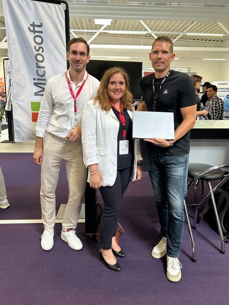 (v. l.) Thorsten Thomas und Susanne Morsy von Microsoft mit Christian Wiechert von der Wortmann AG (Bild: Vogel IT-Medien GmbH)