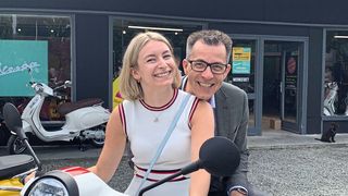 Vespa-Freunde haben eine neue Anlaufstelle in Hamburg: den „Vespa König City Store“. (Bild: Autohaus König)