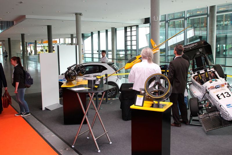 Und weiter geht der Rundgang durch die Hallen der Composites Europe 2015... (Bild: Königsreuther)