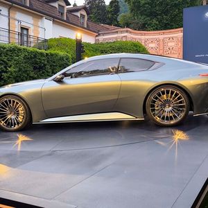 Ein klassisches BMW-Symbol ist der Hofmeisterknick in der seitlichen Fenstergrafik, den auch der Vision BMW Alpina trägt.(Bild:  SP-X/Mario Hommen)
