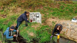Zwei Jahre lang haben Forscher die Pestizidbelastung an Bächen in Agrarlandschaften untersucht. (André Künzelmann / UFZ)