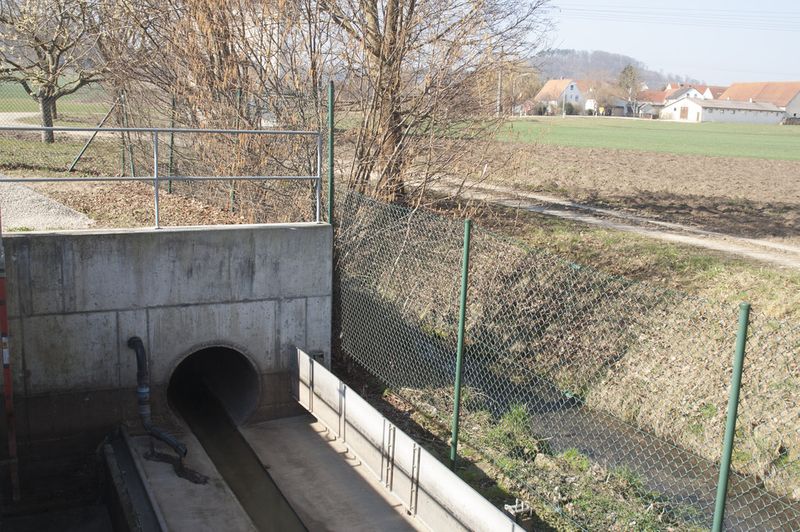 Trennbauwerk mit Überlaufbereich (Bild: Grundfos)