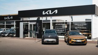 Im Hallenser Autohaus am Wasserturm von PS Union werden nicht nur Pkw, sondern auch   Nutzfahrzeuge von Kia exklusiv vertrieben. (Bild: BST Creation/PS Union)