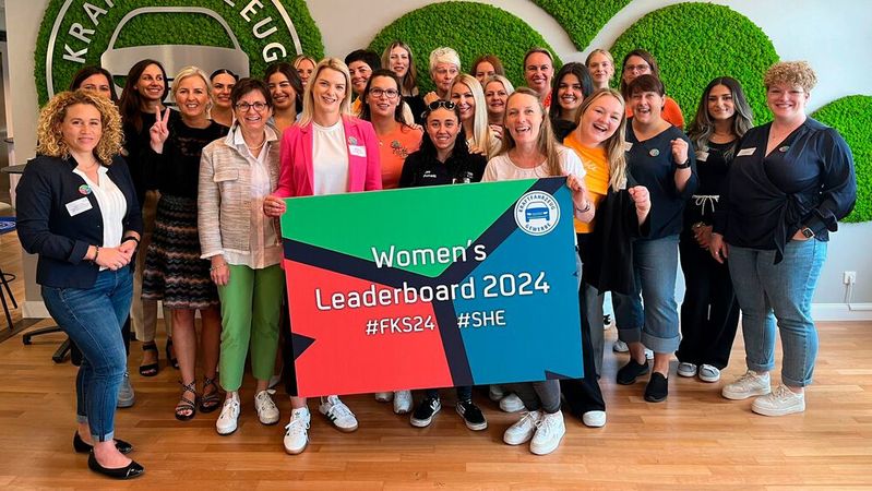 Der Grundstein für mehr Frauenpower im Kfz-Gewerbe ist gelegt. Rund 25 Frauen aus Autohäusern aus ganz Deutschland trafen sich dazu am Berliner ZDK-Standort. (Bild:  VCG - Doris Pfaff)