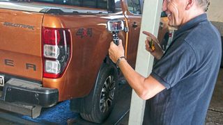 Dirk Demsky, Serviceleiter beim Ford-Autohaus Ortgies, dreht wöchentlich zwischen 20 und 50 Kurzfilme. (Bild: Autohaus Ortgies)