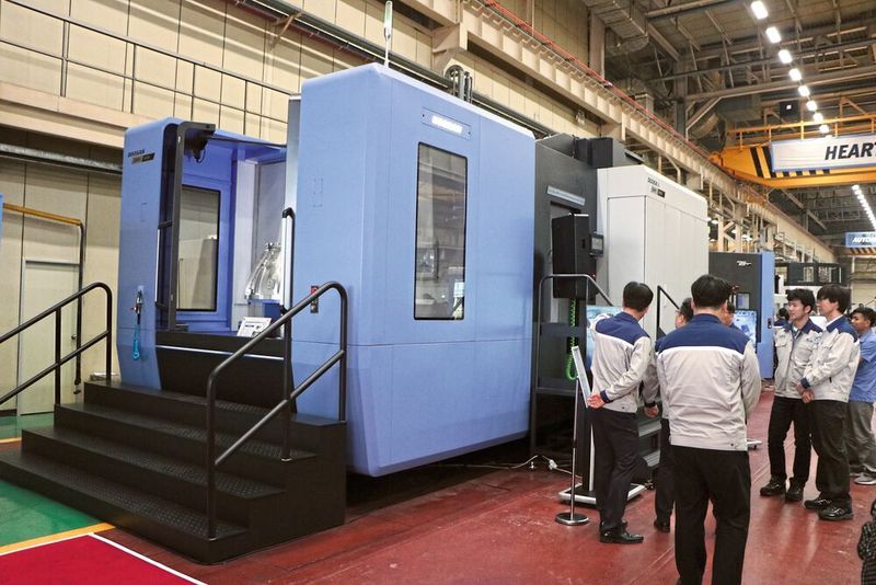 Doosan lud vom 15. bis 17. Mai nach Changwon, Korea, zur 12. Doosan International Machine Tool Fair (DIMF). 80 Maschinen, darunter 30 Neuvorstellungen, konnten vor Ort besichtigt werden. (Sonnenberg)