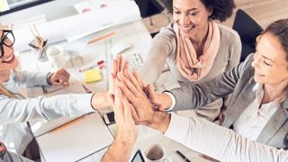 Vom Ich zum Wir: Nicht zuletzt die neuen Anforderungen durch die Digitalisierung führen zu einem Umdenken. Kooperationen sind jetzt wichtiger denn je. (©ivanko80 - stock.adobe.com)