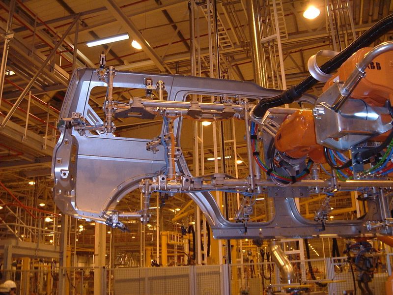 Robotergestützte Automatisierung in der Automobilindustrie. (Bild: Tünkers)