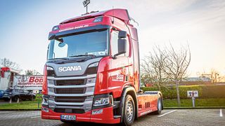 Mit 80 Sattelzugmaschinen transportiert die Spedition Bode Güter aller Art quer durch Europa. (Bild: Siemens Mobility GmbH/ Ulrich Wirrwa Wiwiphoto & Film)