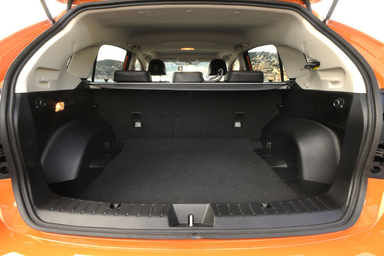 Der Kofferraum ist durchschnittlich, die schräge Heckscheibe ist gut für das Design und schlecht für die Ladefähigkeit. (Foto: Subaru)