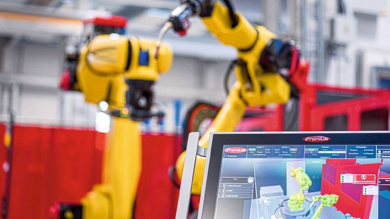 Für sichere Prozesse: Die übergeordnete Systemsteuerung HMI T21-RS überwacht und koordiniert alle Komponenten und  visualisiert alle Abläufe in Echtzeit. (Fronius)