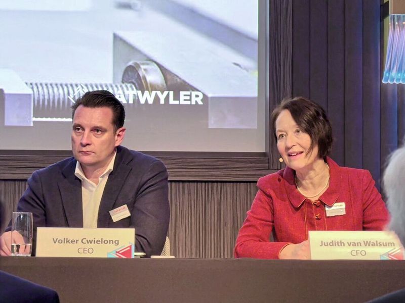 Volker Cwielong (CEO) und Judith Walsum (CFO) während der Präsentation der Jahresergebnisse 2025 am 12. Februar 2026 in Zürich. (Bild: Nastassja Neumaier)