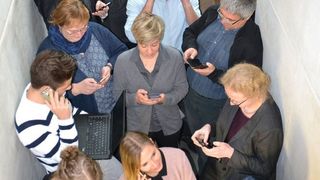 Die Wissensarbeiterinnen und -arbeiter des PräDiTec-Projektkonsortiums zeigen auf, wie die Arbeitswelt künftig aussehen könnte. (Fraunhofer FIT)