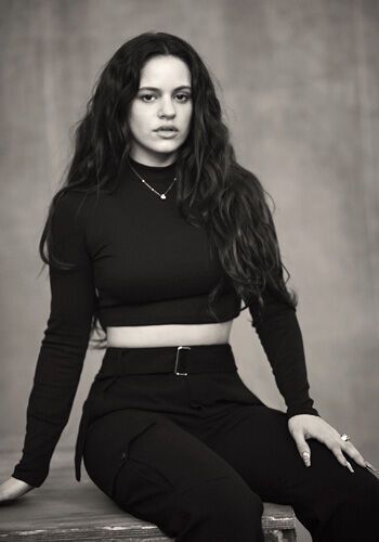 Rosalia – ganzer Name Rosalia Vila Tobella – ist eine spanische Sängerin und Songwriterin. (Pirelli)