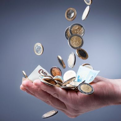 Anstelle von Kleingeld erhalten selbst die kleinsten Kommunen in Niedersachsen eine Mindestfördersumme von 200.000 Euro. (Bild: © FotoBob – stock.adobe.com)