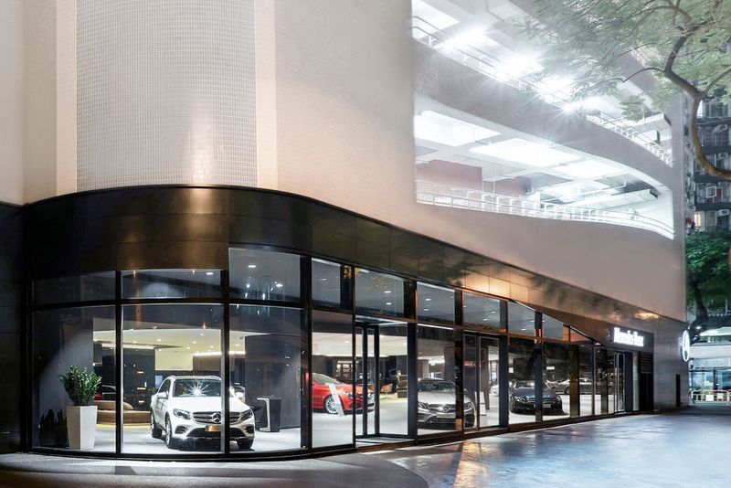 Außenperspektive des Showroom Hung Hom in Hong Kong in einer Innenstadtlocation. (Daimler AG)