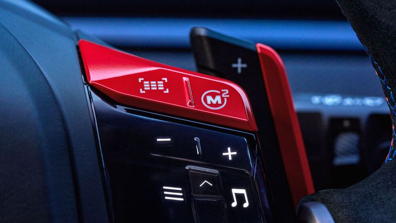 Die „Shortcuts“ für gespeicherte Fahrzeugkonfigurationen gibt es auch im Konzeptfahrzeug. (Bild: Enes Kucevic)