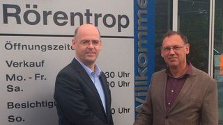 Georg Dillhage (li.), Geschäftsführer der Ebber-Fischer-Gruppe, und Frank Rörentrop, Geschäftsführer von Ford Rörentrop. (Ebber-Fischer-Gruppe)