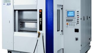 Bild 1: Der Einsatz von zwei Spindeln in Horizontalbauweise soll eine hohe Produktivität in der Großserie sicherstellen: das Bearbeitungszentrum BA 321. (Archiv: Vogel Business Media)