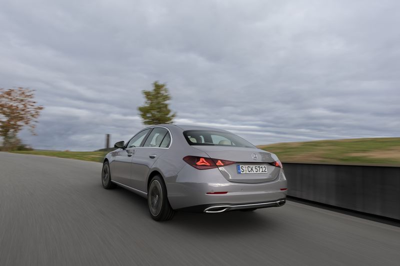 The redesigned C-Class with a gasoline engine starts at 48,844 euros. (Source: Mercedes-Benz AG)