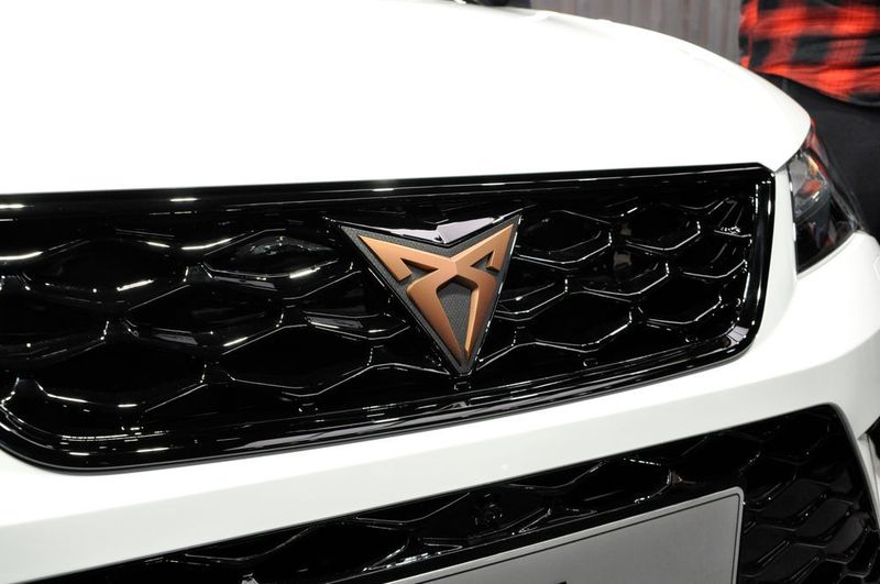 Seat gliedert seine sportliche Linie Cupra aus – als eigenständige Submarke mit eigenem Logo. (Wehner / »kfz-betrieb«)